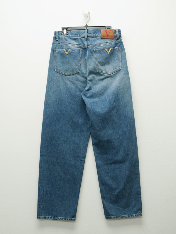V-LOGO STRAIGHT-LEG JEANS